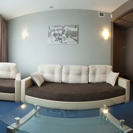 Slavyanskaya Hotel 3*