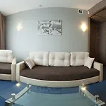 Slavyanskaya Hotel 3*